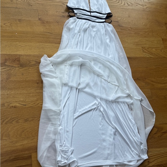 Sundress Express White Maxi Dress with Black Accents - Picture 10 of 10